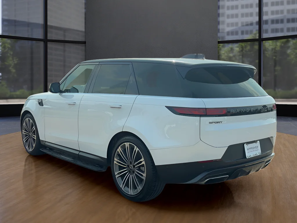 Used 2024 White Land Rover SE image 7