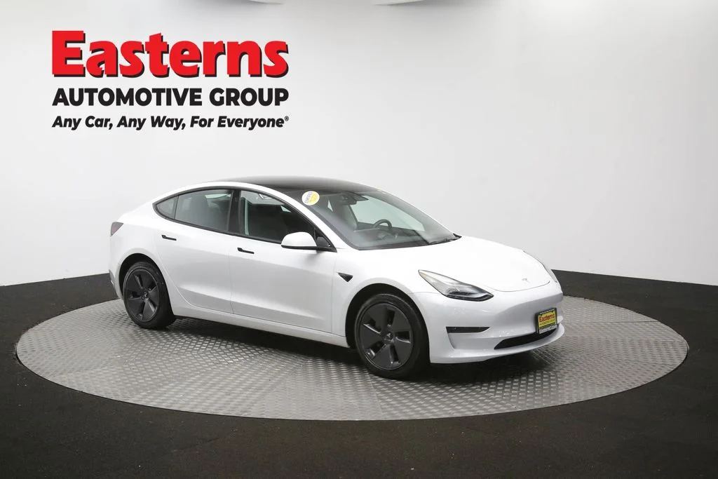 Used 2023 White Tesla Base image 43