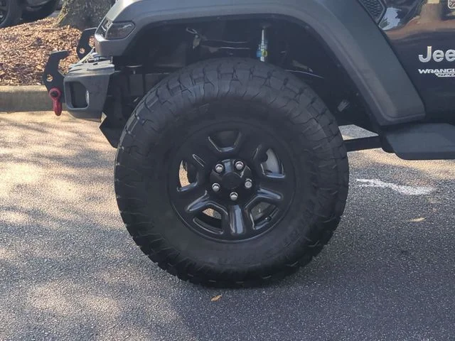 Used 2019 Black Jeep Sport image 10