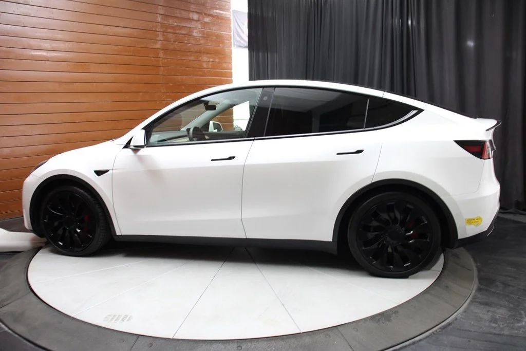 Used 2022 Pearl White Multi-Coat Tesla Performance image 9