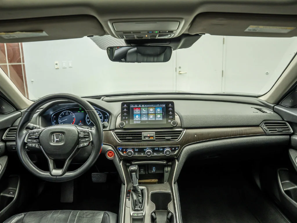 Used 2018 Gray Honda Touring image 4