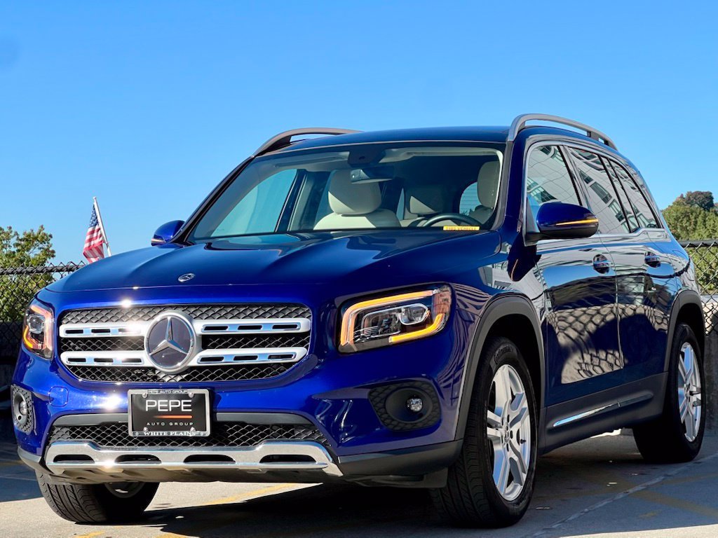 Used 2023 Blue Mercedes-Benz GLB 250 image 3