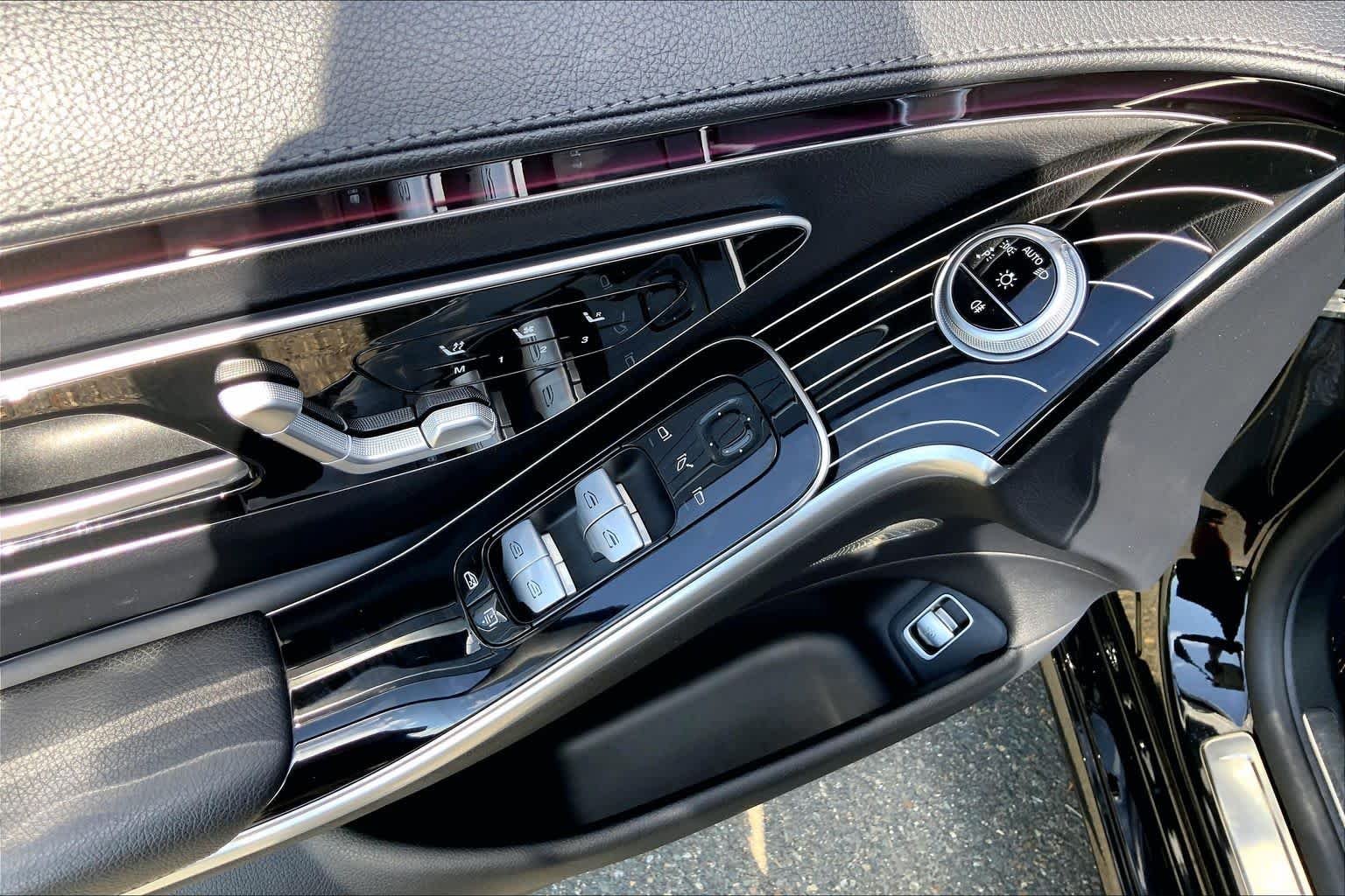 Used 2022 Black Mercedes-Benz S 580 image 36