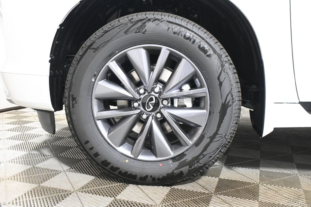 New 2026 RADIANT WHITE INFINITI Pure 4WD image 11