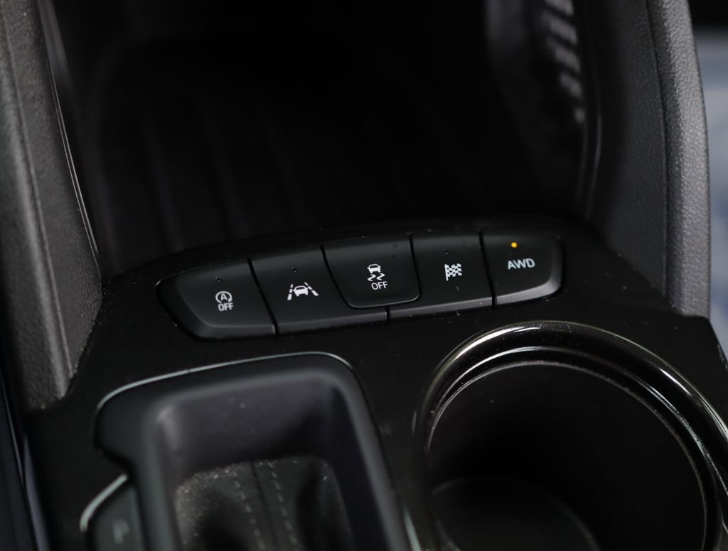 Used 2025 Mosaic Black Metallic Chevrolet LT image 16