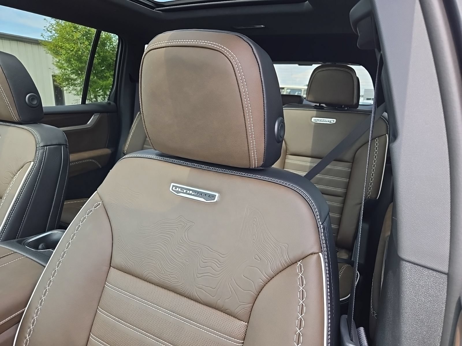 2026 GMC Acadia Denali Ultimate - Photo 21
