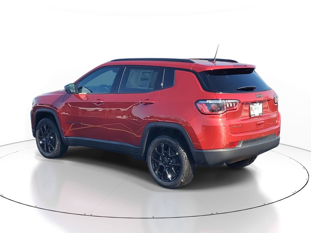 New 2026 Red Hot Pearlcoat Jeep Latitude image 3