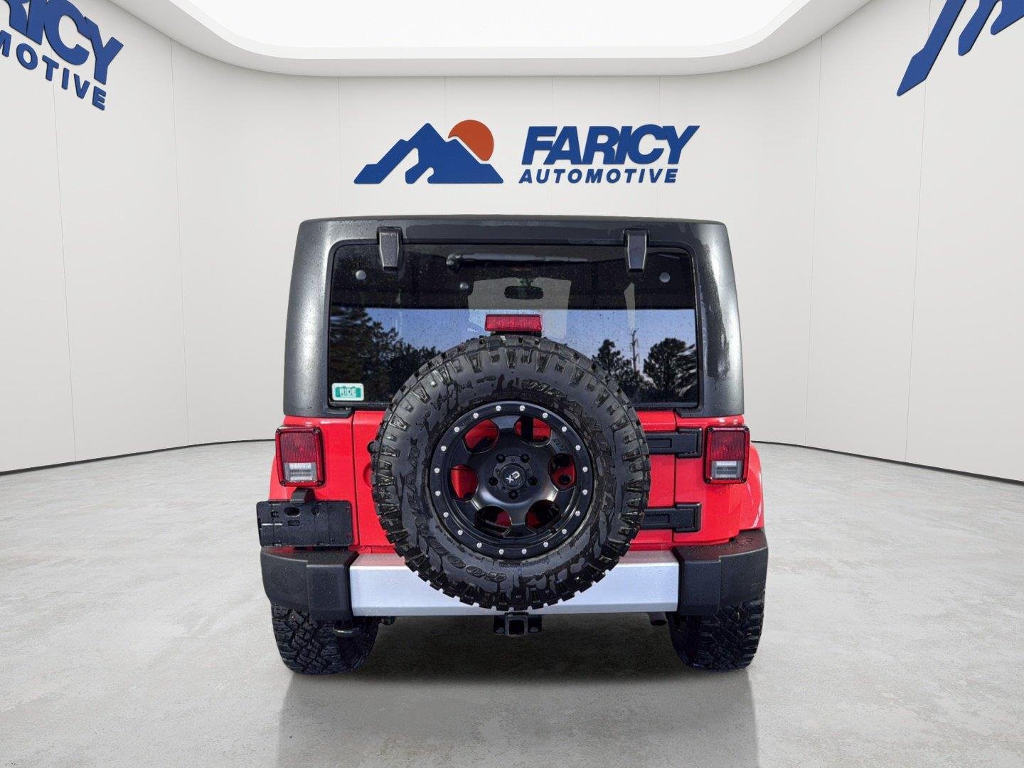 Used 2013 Rock Lobster Jeep Sahara image 8