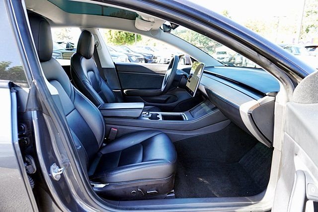 Used 2021  Tesla Standard Range Plus image 11