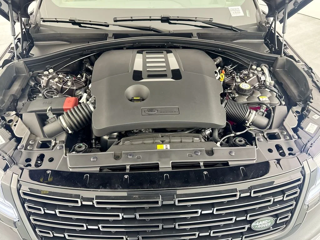 New 2026 Charente Grey Land Rover Autobiography image 32