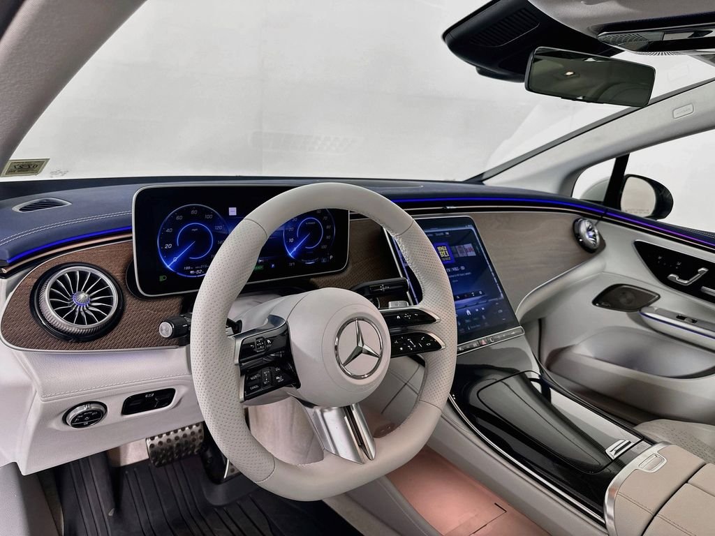 Certified Used 2023 White Mercedes-Benz 500 Sedan image 9