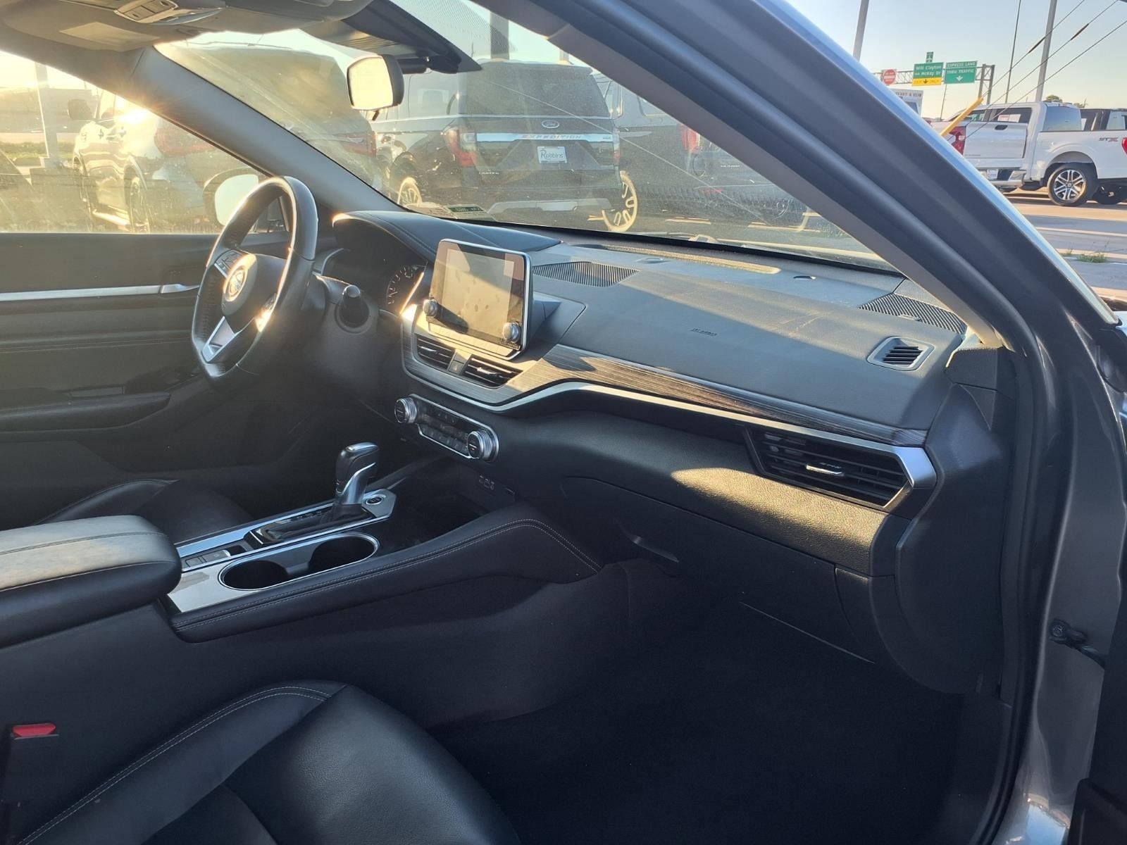 2022 Nissan Altima photo 9 of 26