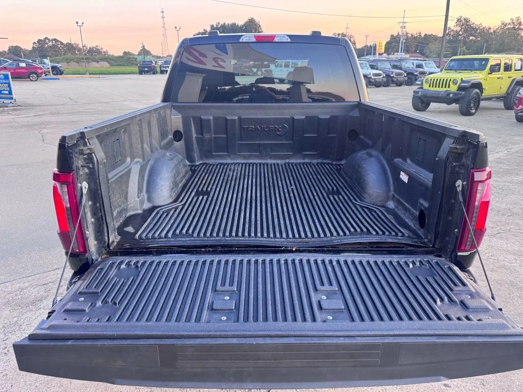 Used 2025 Black Ford XLT image 19