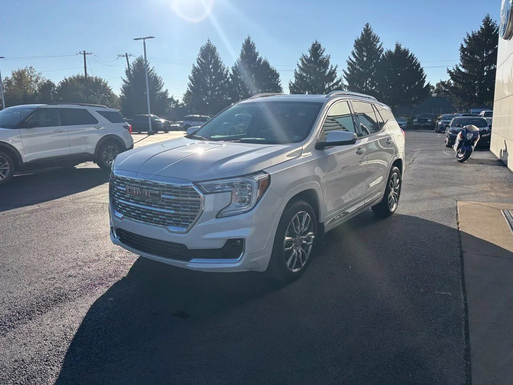 Used 2023 White GMC Denali image 4
