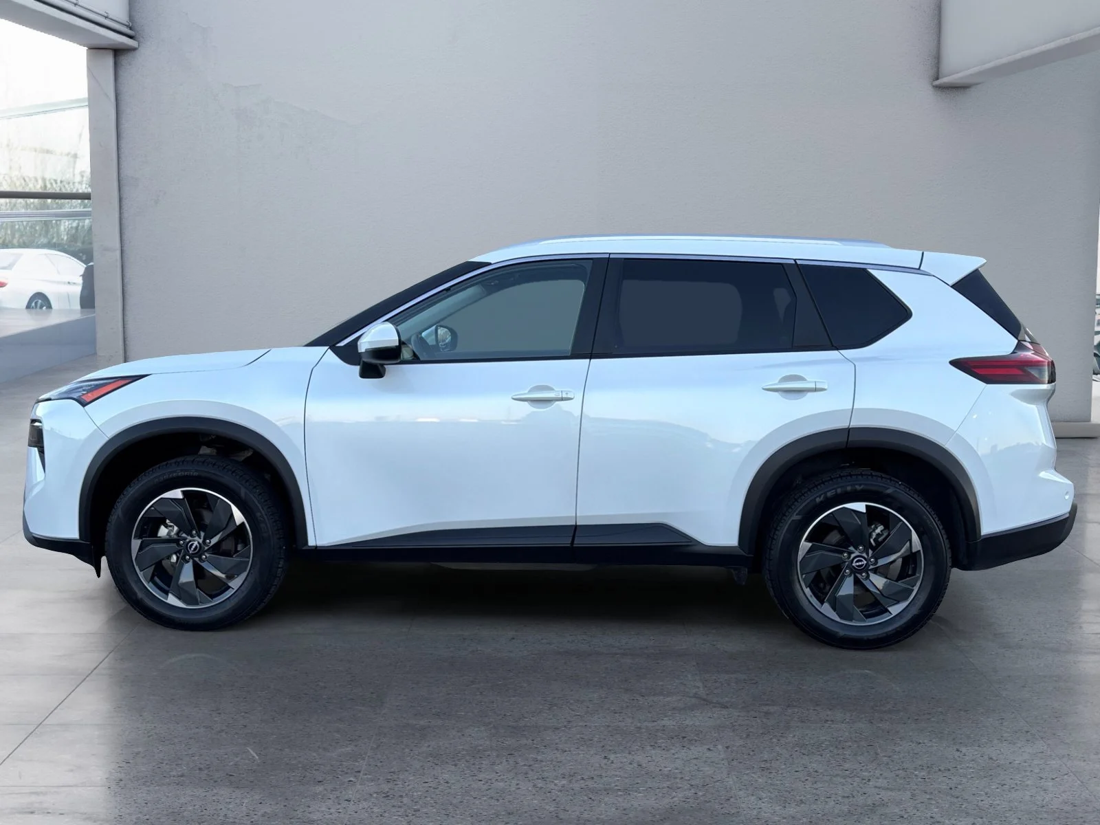 Used 2025 White Nissan SV Moonroof image 2