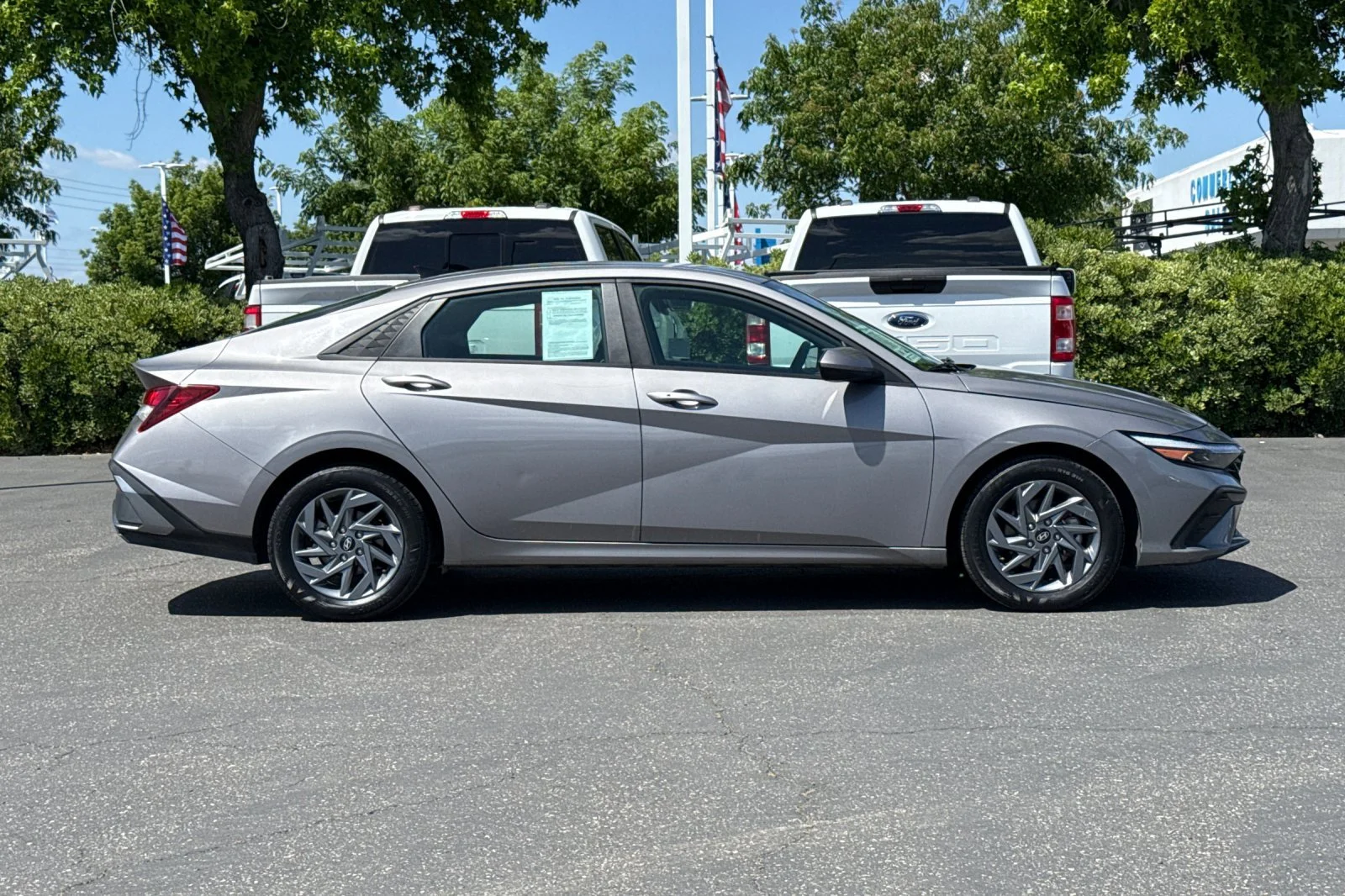 Used 2024 Fluid Metal Hyundai SEL image 3