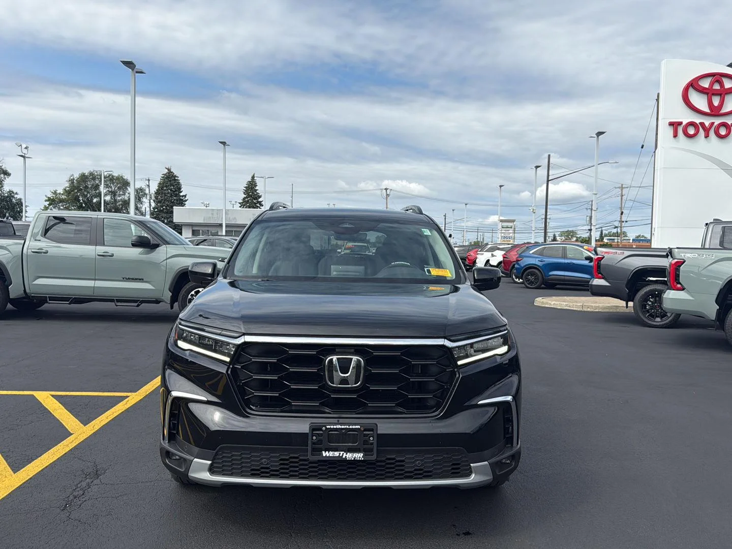 Used 2024 Crystal Black Pearl Honda Touring image 2