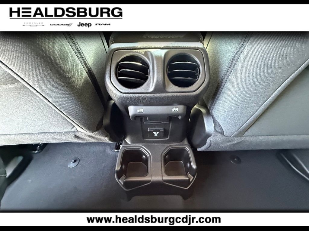 2026 Jeep Wrangler 4-Door Sahara - Photo 13