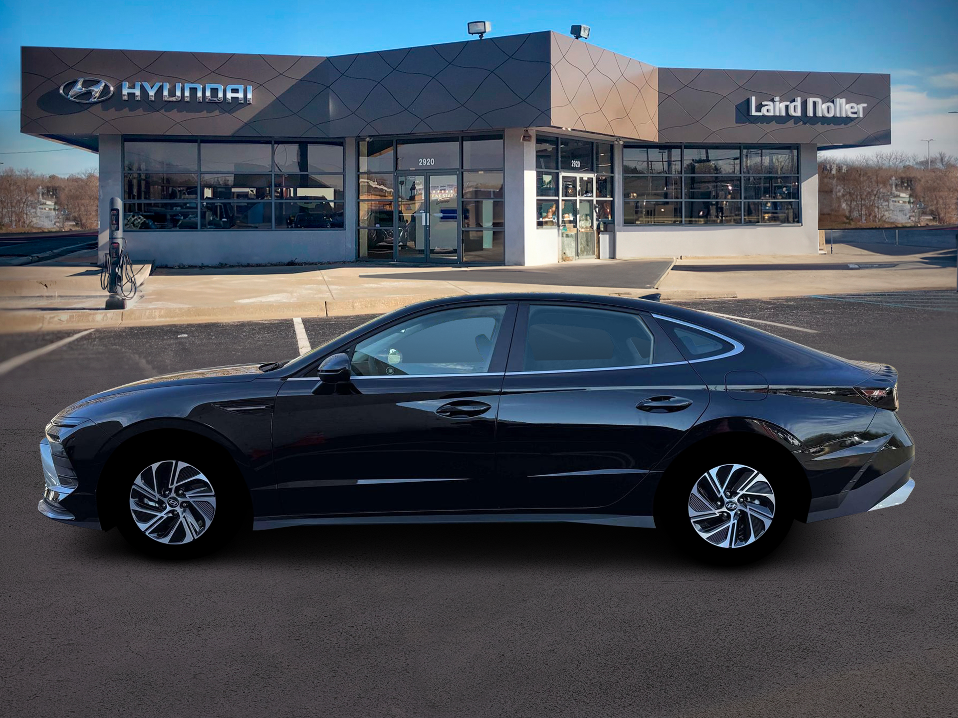 View vehicle photo 3