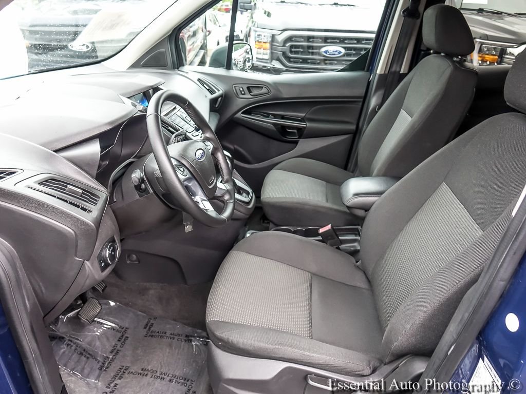 Used 2018 Dark Blue Ford XL image 9