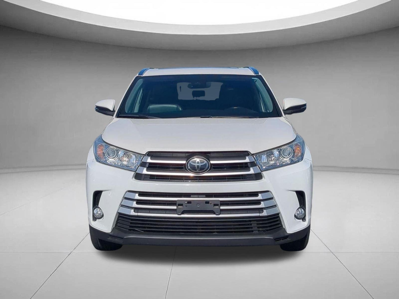 Used 2019  TOYOTA  image 8
