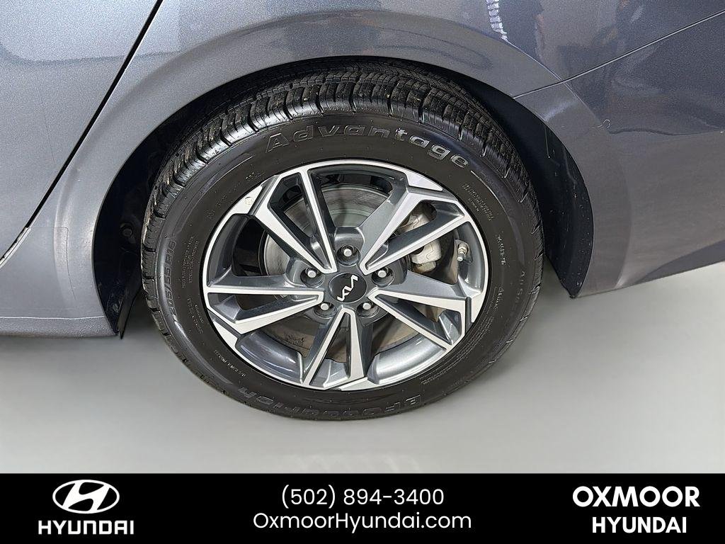Used 2023 Gravity Gray Kia LXS image 28