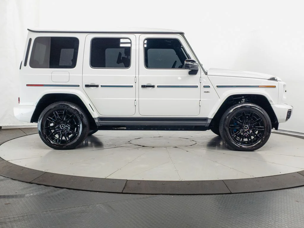 Certified Used 2025 Moonlight White Metallic Mercedes-Benz G 580 image 35