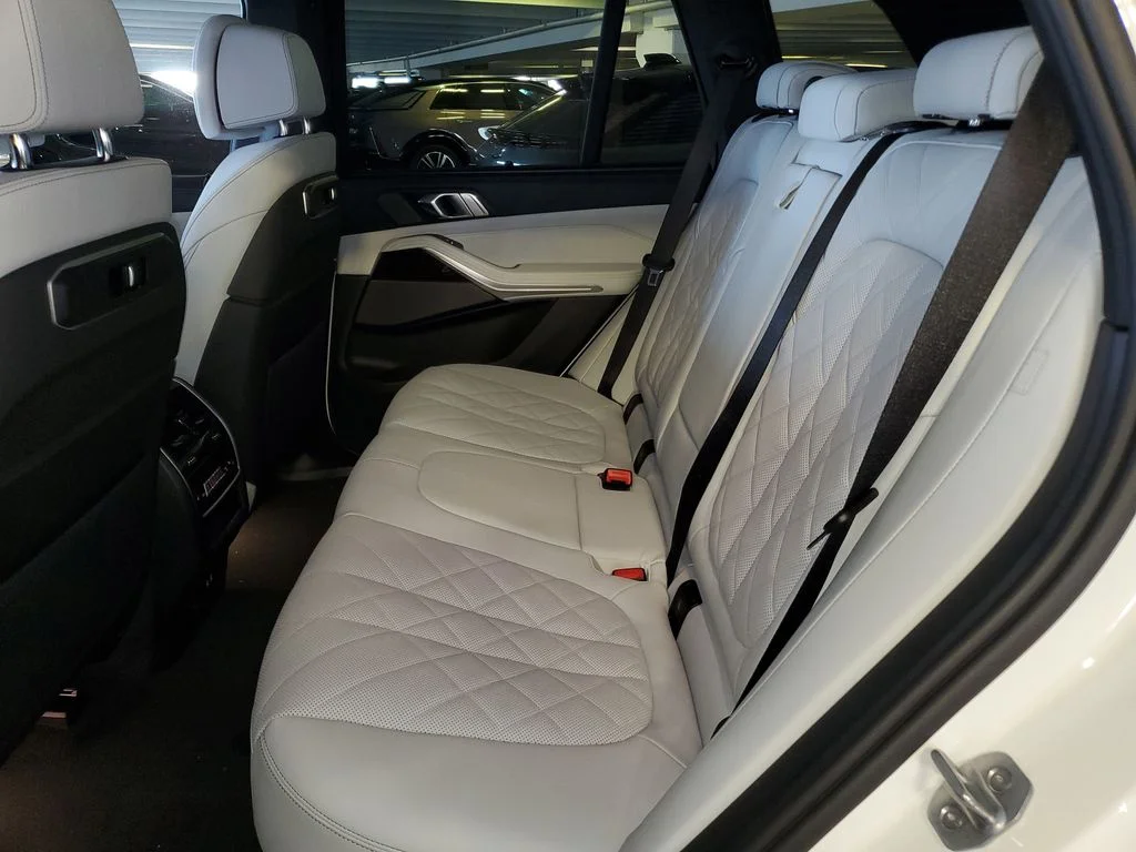 Used 2026 White BMW sDrive40i image 11