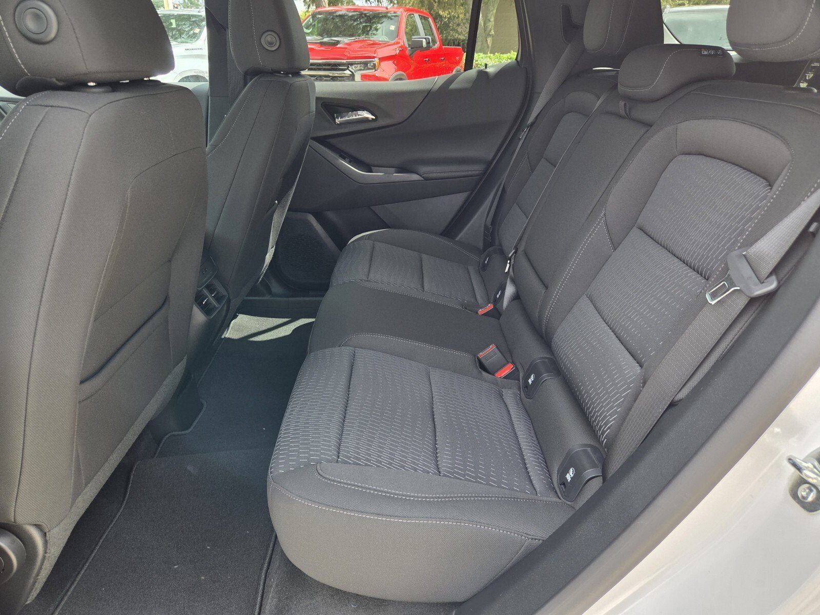 2027 Chevrolet Equinox LT - Photo 18
