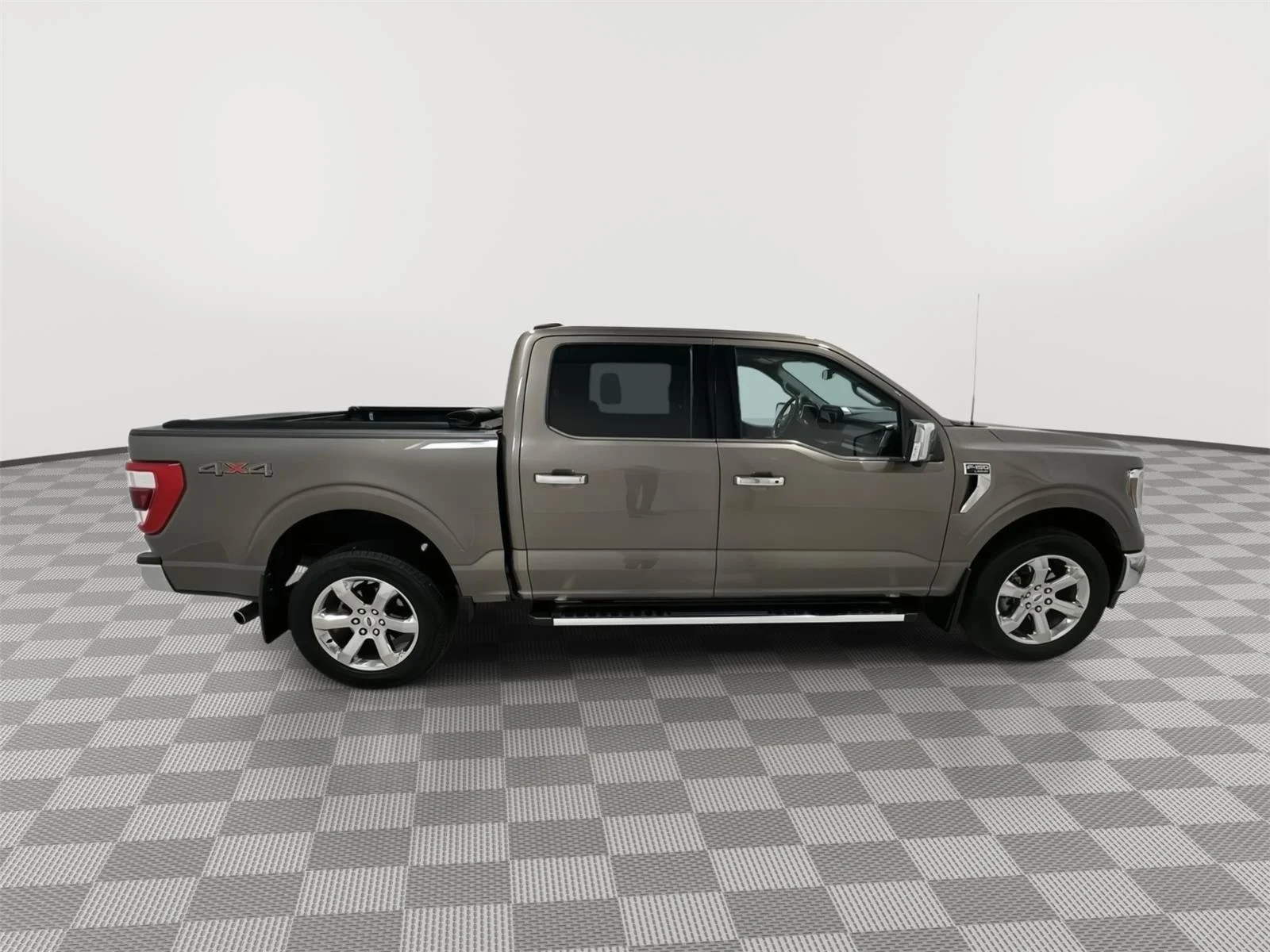 Used 2023 Bronze Ford XL image 6