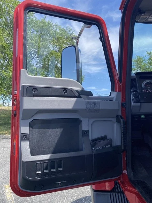 Used 2024 Red Mack  image 21