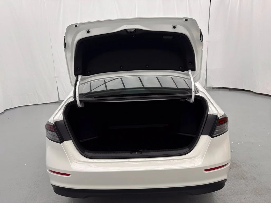 New 2026 Platinum White Pearl Honda LX image 9