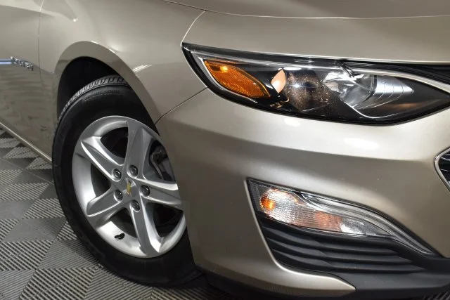 Used 2022 Gray Chevrolet LS image 3