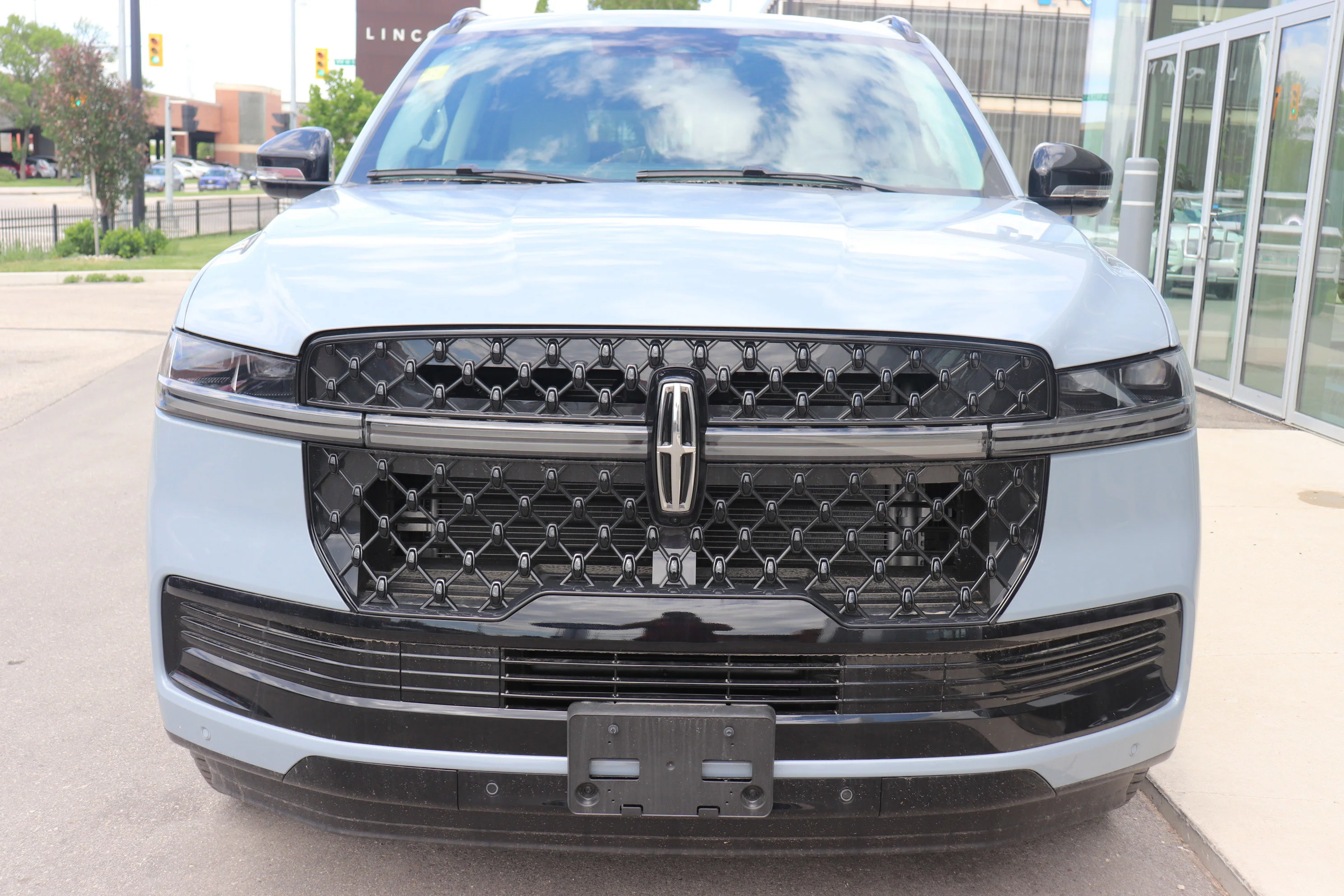 New 2026 GRAY MIST METALLIC TRI-COAT Lincoln Reserve image 2