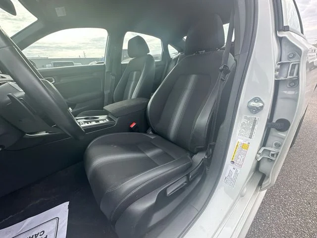 Used 2024  Honda Sport image 13