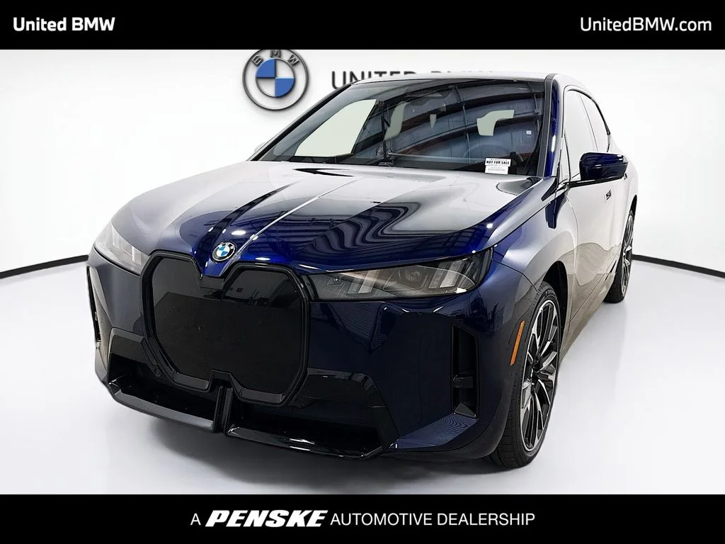 2026 BMW iX xDrive60's photo