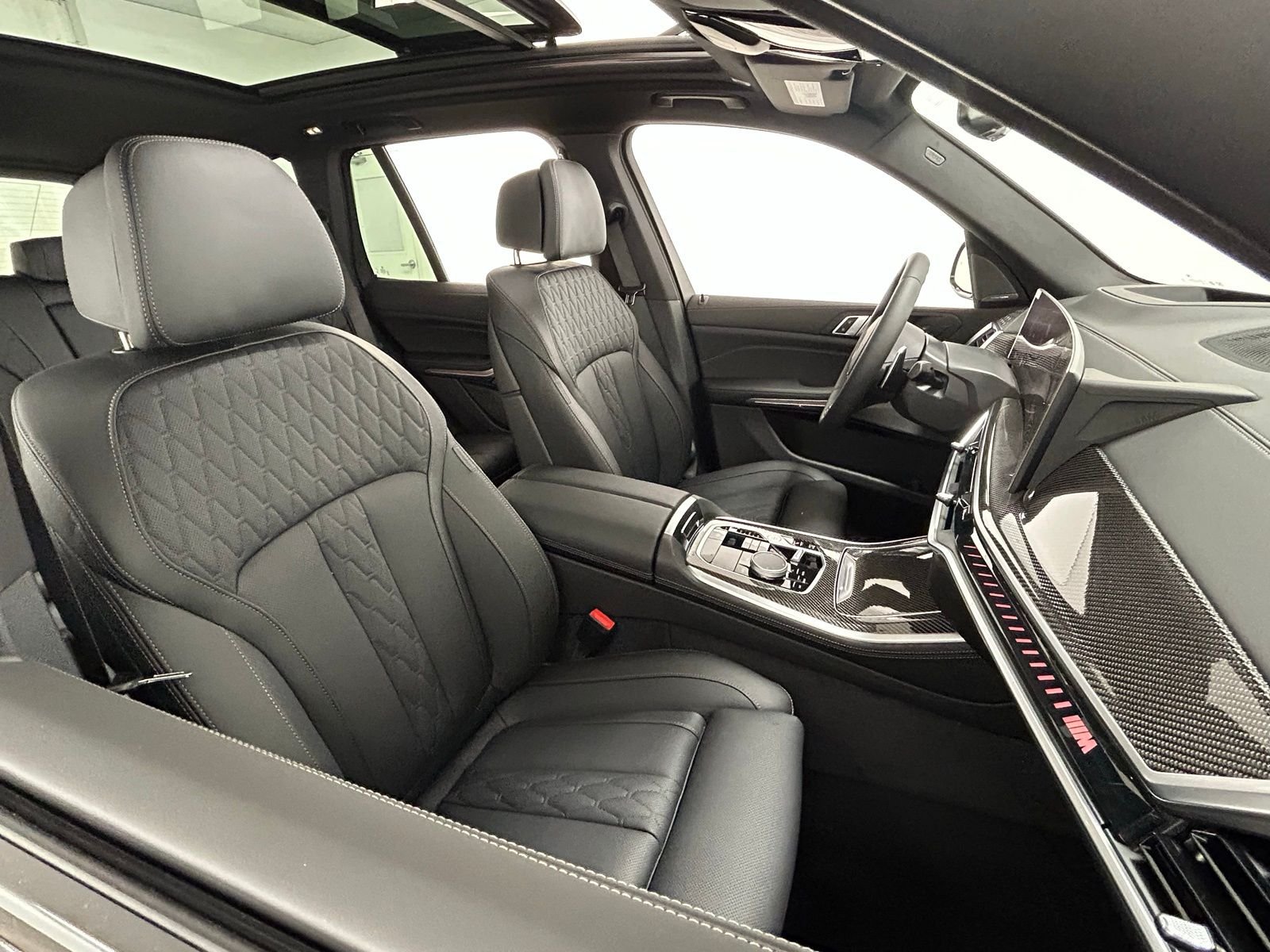 New 2026 Black Sapphire Metallic BMW M60i image 42