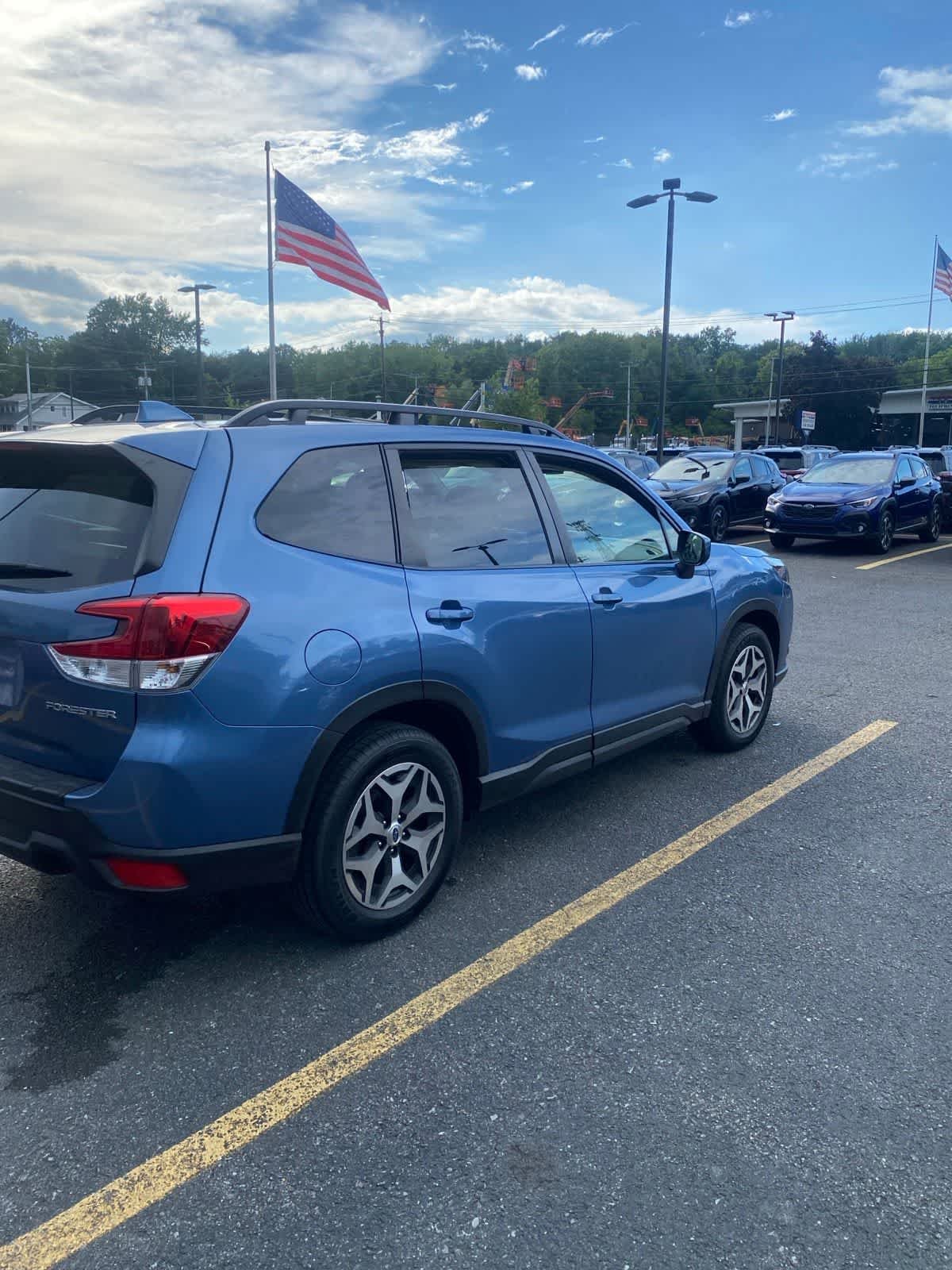 Used 2022 Horizon Blue Pearl Subaru Premium image 3