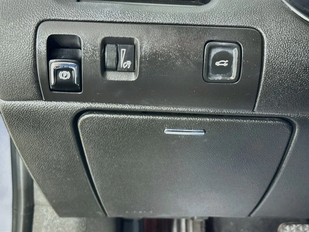 Used 2018 Blue Velvet Metallic Chevrolet LT image 11
