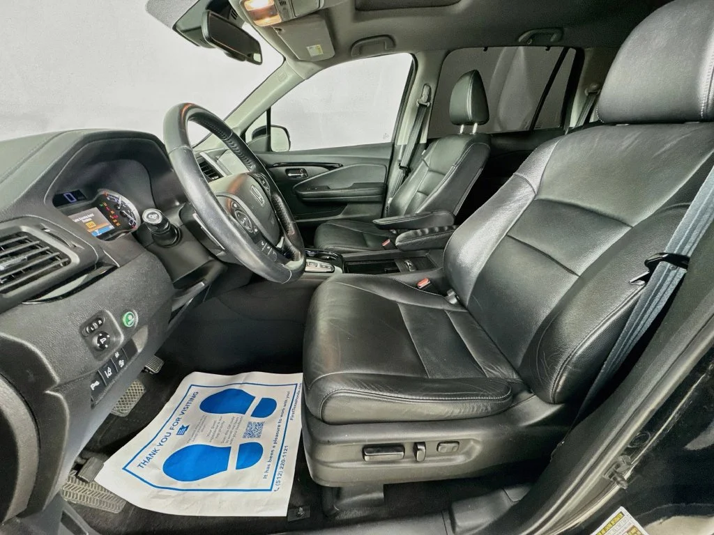 Certified Used 2017 Crystal Black Pearl Honda Touring image 28
