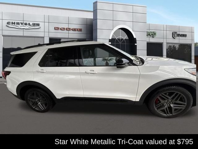 Used 2025 White Ford ST image 1
