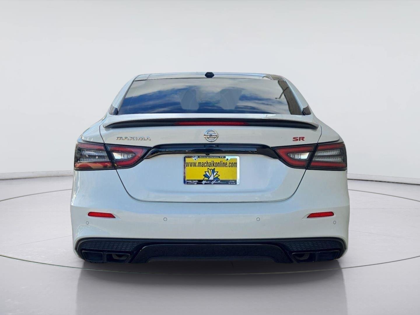 Used 2021 Pearl White Tricoat Nissan SR image 4