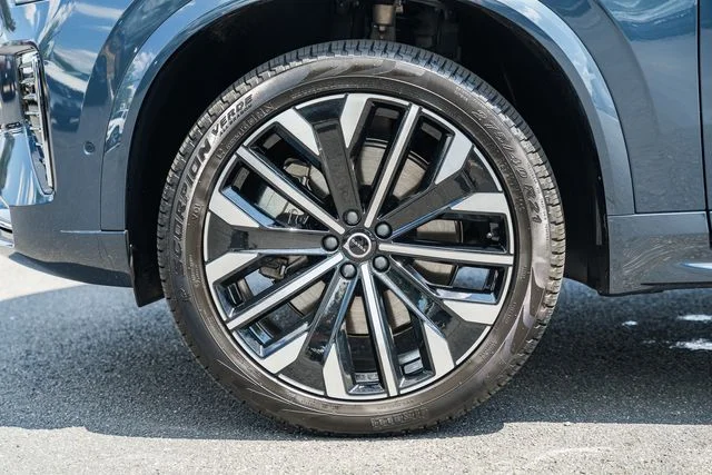 Used 2025 Denim Blue Volvo Ultra image 17