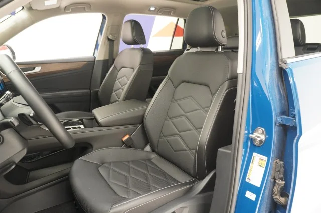 2025 Volkswagen Atlas SE w/Tech - Photo 16
