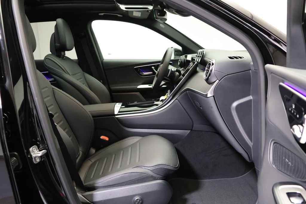 Used 2026 Black Mercedes-Benz GLC 300 image 47
