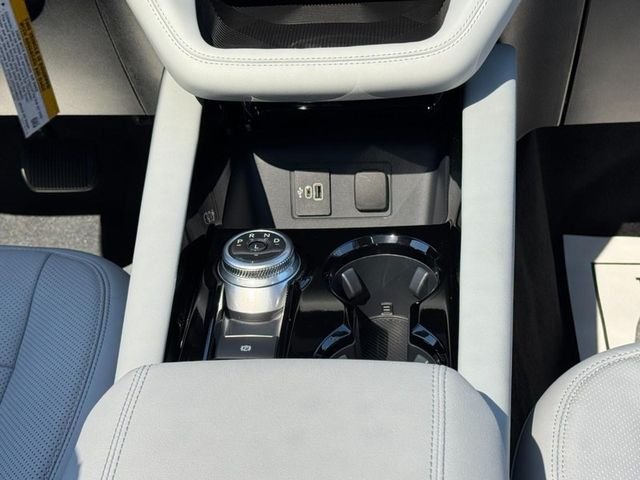 New 2026 Star White Metallic Tri-Coat Ford Platinum image 10