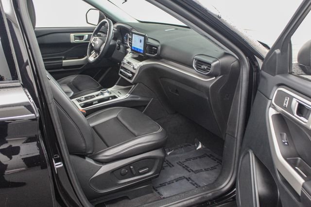 Certified Used 2023 Agate Black Metallic Ford XLT image 24