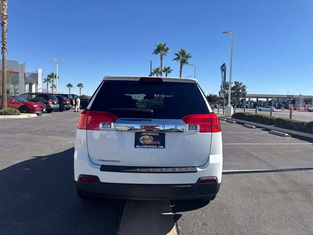 Used 2015 White GMC SLE-1 image 7