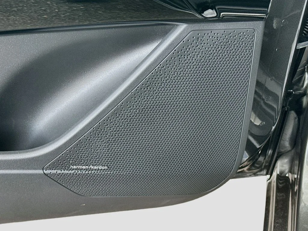New 2026 Interstellar Gray Kia SX image 19