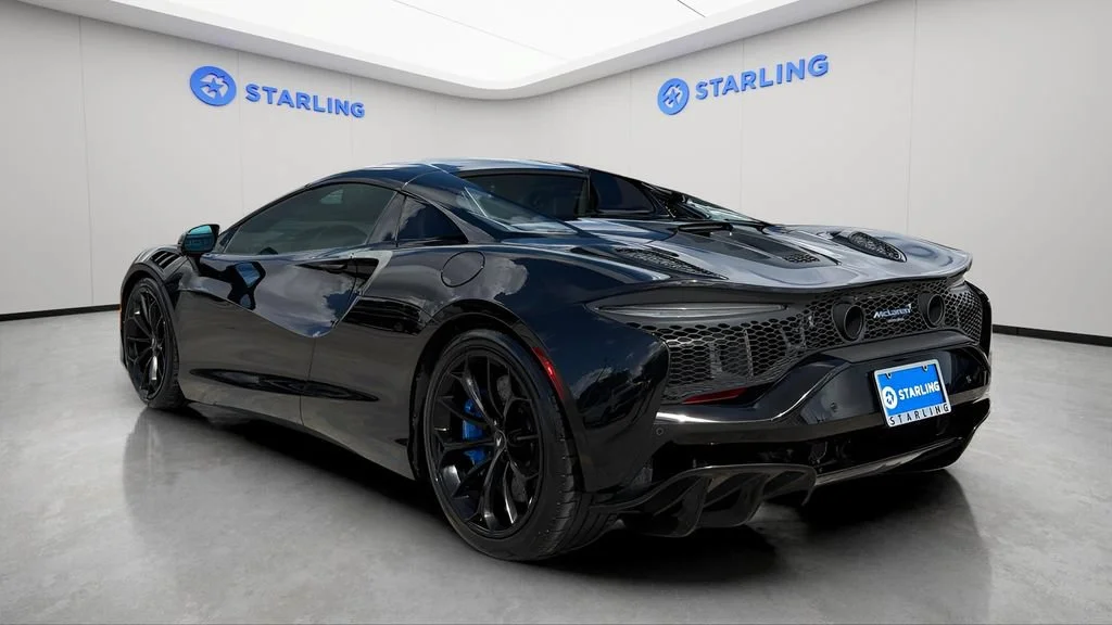 Used 2026  McLaren Spider image 5
